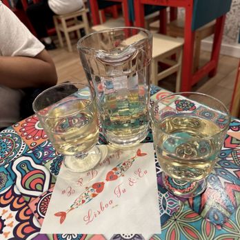 Lisboa Tu e Eu 2 - Green wine - Portuguese Near Me - Lisbon, 11