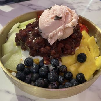 Cafe Bdan - Fruit Bingsoo - Desserts Near Me - Centreville, Virginia