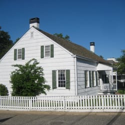 Oyster Bay Historical Society - Oyster Bay Historical Society at 20 Summit St.