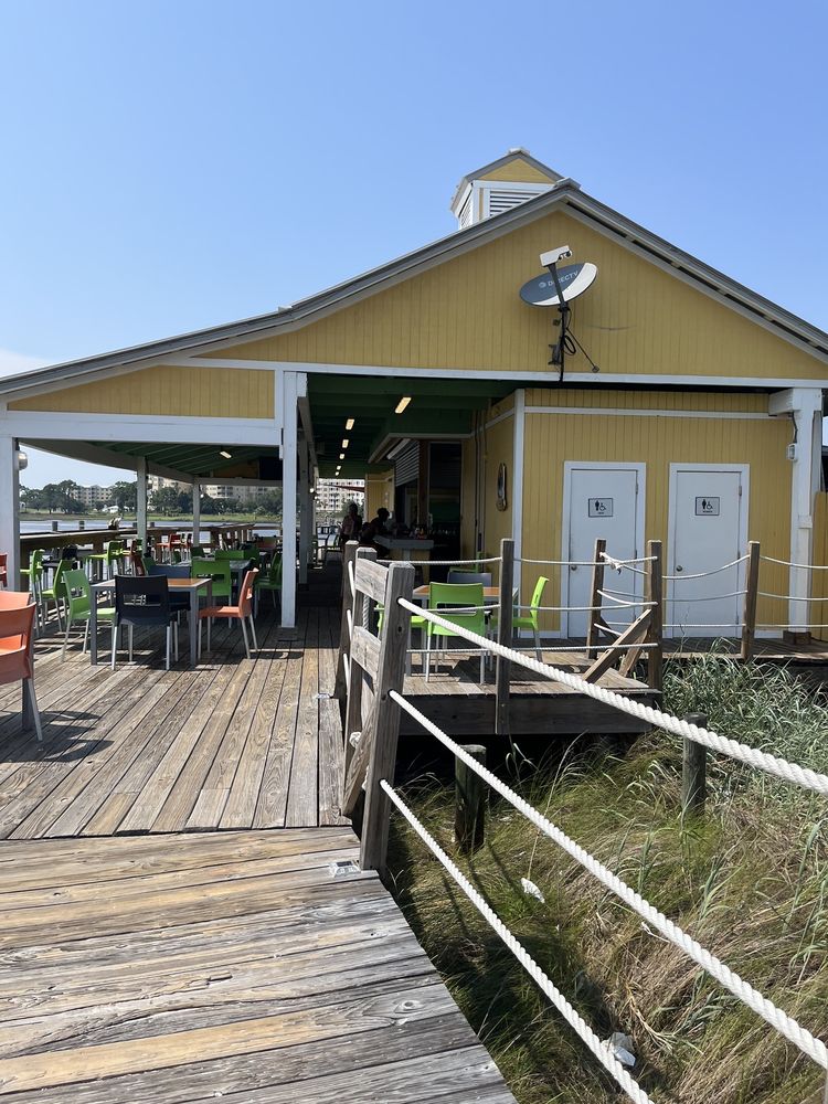 Pelicans Bar