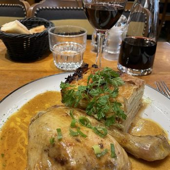 Le Pré aux Clercs - Poulet with Gratin Dauphinois - French Near Me - Paris, 75