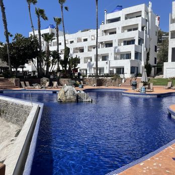 Las Rocas Resort - This is the infinity pool - Day Spas Near Me - Rosarito, BCN