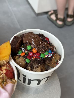 Mimi's Frozen Yogurt by null