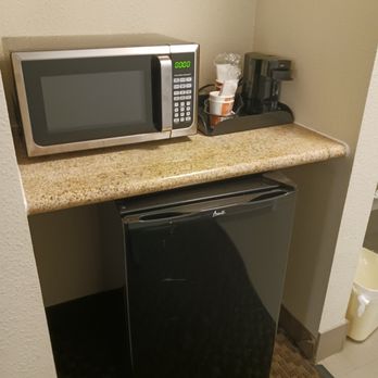 Comfort Suites Columbia Gateway - Microwave/coffee/fridge area. - Hotels Near Me - Elkridge, Maryland Comfort Suites Columbia Gateway - Microwave/coffee/fridge area. - Hotels Near Me - Elkridge, Maryland