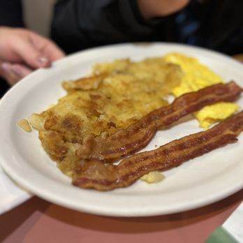 Lucky Grill - bacon and eggs on a plate - American Near Me - Chicago, Illinois