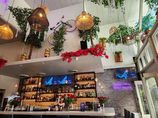 Cavo Bar+Kitchen by null