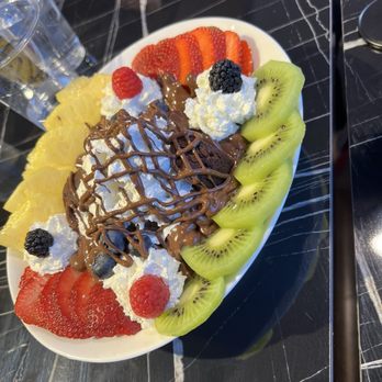 Melt n Dip - Nutella Fruit Salad (48) - Ice Cream & Frozen Yogurt Near Me - Aurora, Illinois Melt n Dip - Nutella Fruit Salad (48) - Ice Cream & Frozen Yogurt Near Me - Aurora, Illinois