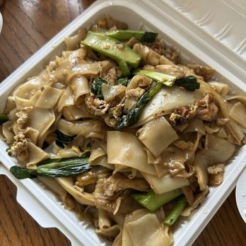 Vientiane Lao Thai - chicken pad see ew - Thai Near Me - Garden Grove, California Vientiane Lao Thai - chicken pad see ew - Thai Near Me - Garden Grove, California