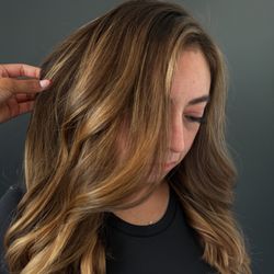 Victoria created this gorgeous lived-in caramel melt that blended everything beautifully as she started as a Color Correction.