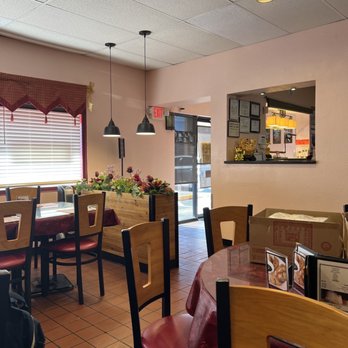Ba-Dar - a restaurant with tables and chairs - Chinese Near Me - Tucson, Arizona