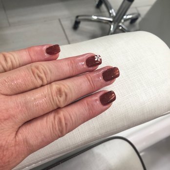 Nj Nails Spa - Gel manicure with flower by Leo - Waxing Near Me - Novato, California Nj Nails Spa - Gel manicure with flower by Leo - Waxing Near Me - Novato, California
