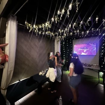 Kaeo Studios - Pergola room - Karaoke Near Me - Waipahu, Hawaii