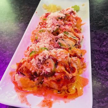 Rock N Roll Sushi - VIP Roll - Sushi Bars Near Me - Spring Hill, Tennessee