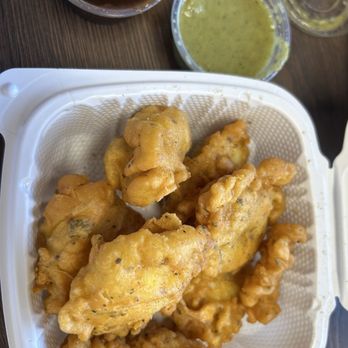 Flamin Curry 2 - Fish Pakora & mint dipping sauce - Indian Near Me - Long Beach, California Flamin Curry 2 - Fish Pakora & mint dipping sauce - Indian Near Me - Long Beach, California