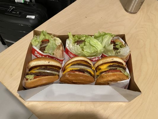In-N-Out Burger by null