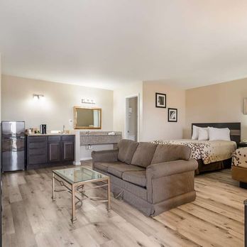 Americas Best Value Inn Refugio - Double Queen Suite - Hotels Near Me - Refugio, Texas