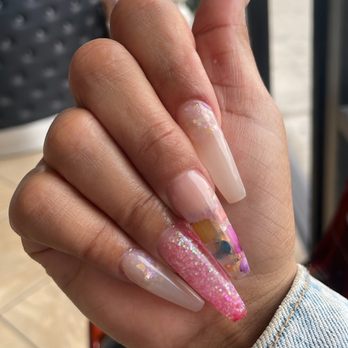 VIP Nails & Spa - Nail Salons Near Me - Lakewood, California