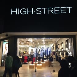 High Street - Fachada de High Street en plaza rio