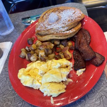 The Friendly Toast - Pancakes - Breakfast & Brunch Near Me - Burlington, Massachusetts The Friendly Toast - Pancakes - Breakfast & Brunch Near Me - Burlington, Massachusetts