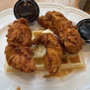 Roux Diner - Chicken and waffles - Breakfast & Brunch Near Me - Chicago, Illinois Roux Diner - Chicken and waffles - Breakfast & Brunch Near Me - Chicago, Illinois