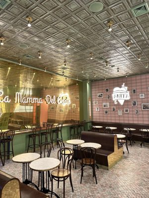 Anita La Mamma del Gelato by null