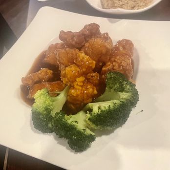 Akia Japanese Fusion - General Tso chicken and Broccoli - Sushi Bars Near Me - Bristol, Pennsylvania