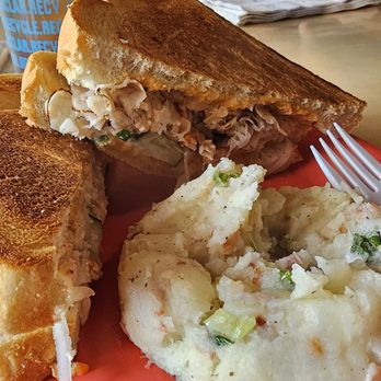 POM POM'S TEAHOUSE & SANDWICHERIA - CLOSED - Updated November 2025