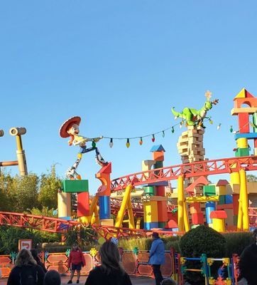 Slinky Dog Dash by null