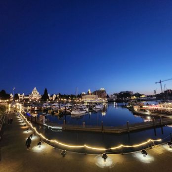 Victoria - Landmarks & Historical Buildings Near Me