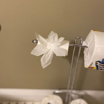Life Maid Simple - Lakin takes her time making sure every inch of our offices, bathrooms, & kitchen areas are sparkling clean! - Home Cleaning Near Me - East Greenwich, Rhode Island