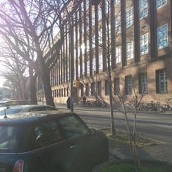 Postbank Finanzcenter - Front des Gebäudes in der Abendsonne!