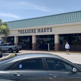 Exterior photo of Treasure Marts - Mount Dora, Florida Exterior photo of Treasure Marts - Mount Dora, Florida