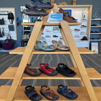 Jays Wide Shoes - Shoe Stores Near Me - Clackamas, Oregon Jays Wide Shoes - Shoe Stores Near Me - Clackamas, Oregon