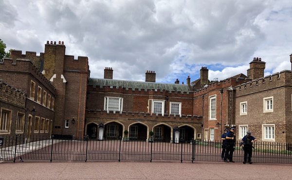 St. James's Palace by null