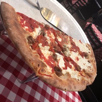 Grimaldi's Pizzeria - Brooklyn Bridge pizza. The ricotta makes it. - Pizza Near Me - Grapevine, Texas Grimaldi's Pizzeria - Brooklyn Bridge pizza. The ricotta makes it. - Pizza Near Me - Grapevine, Texas