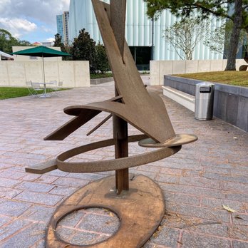 Cullen Sculpture Garden - Museums Near Me - Houston, Texas