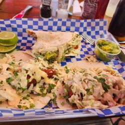 Willie's Beach Bar - Fish Tacos