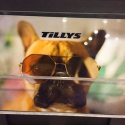 Tillys - Woofer@Tilly's (Tacoma)