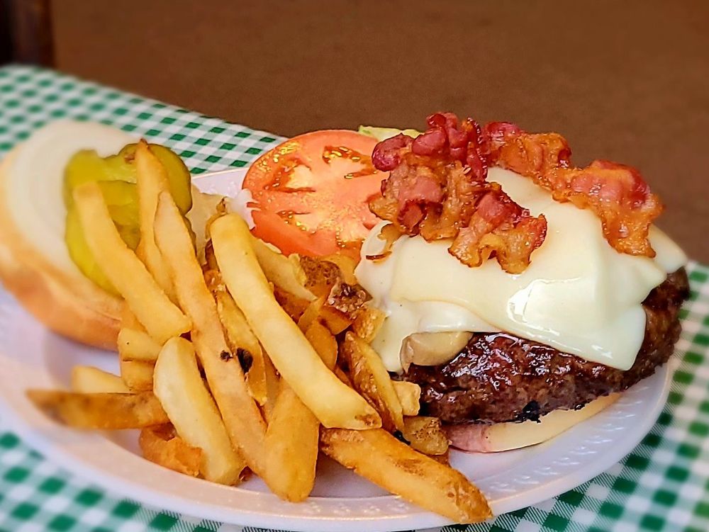 Social spots from Goldyburgers