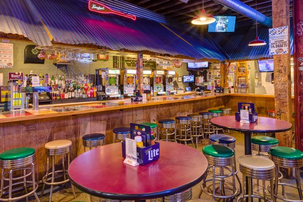 Swanky's Vittles and Libations by null