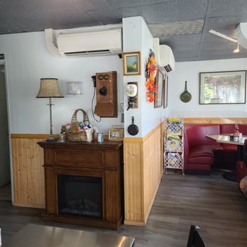 Grammas Corner Kitchen - Burgers Near Me - Milwaukie, Oregon