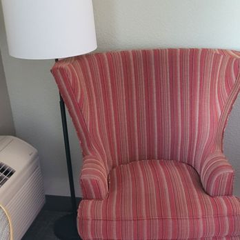 Hampton Inn Ukiah - Comfy chair. - Hotels Near Me - Ukiah, California Hampton Inn Ukiah - Comfy chair. - Hotels Near Me - Ukiah, California