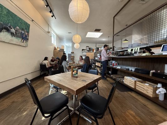 5 Points Market & Restaurant by null