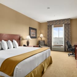 Days Inn & Suites - Our spacious single rooms all feature King beds.