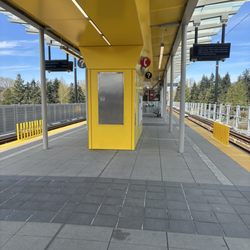 Shoreline South 148th Station - Train Platform