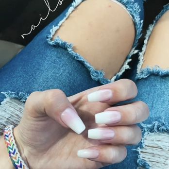 Hollywood Nails & Spa - pink to white ombré acrylic nails - Nail Salons Near Me - Kernersville, North Carolina