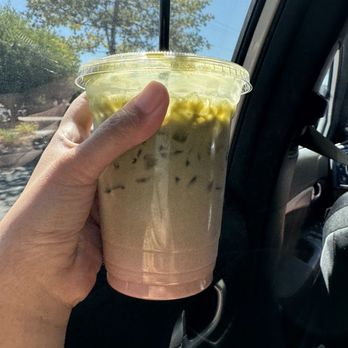 Rooftop Macarons - Strawberry Matcha Latte. Was expecting real strawberries. Kind of disappointed. - Macarons Near Me - Sacramento, California Rooftop Macarons - Strawberry Matcha Latte. Was expecting real strawberries. Kind of disappointed. - Macarons Near Me - Sacramento, California