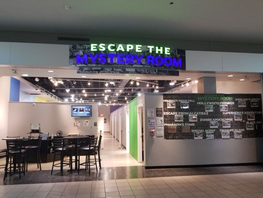 Emerald Square Mall by null