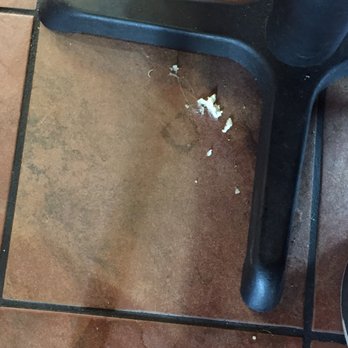 KFC - Dirty floors - Fast Food Near Me - Forest, Mississippi
