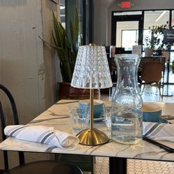 Salt + Honey Bakery Café - Ambiance